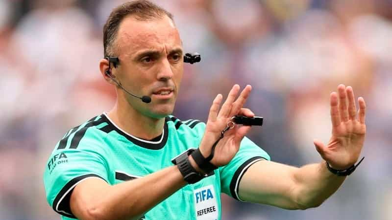 FIFA nomeia equipe de arbitragem para partida das quartas de final entre Argentina e Suíça