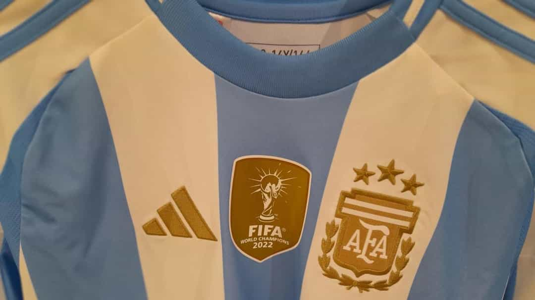 Lionel Messi não retorna com a delegação argentina após a final da Copa do Mundo