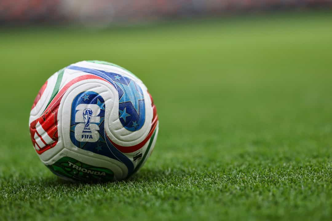 Adidas apresenta bola com design exclusivo para a reta final da Copa do Mundo 2026