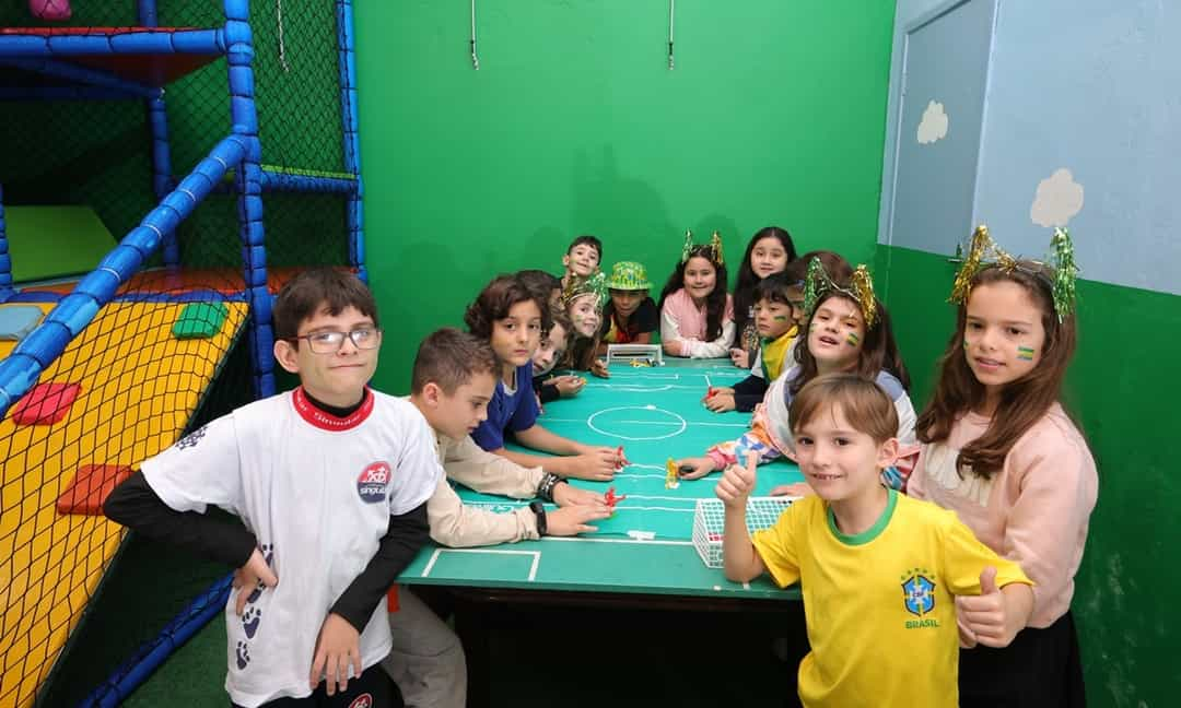 Engajamento escolar no Grande ABC com a trajetória do Brasil na Copa do Mundo