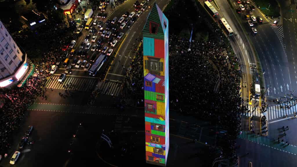 Polícia de Buenos Aires implementa esquema especial de segurança no Obelisco para a semifinal da Copa do Mundo